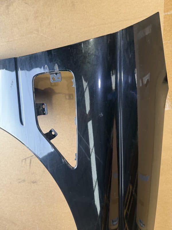 Holden VZ SS Maloo HSV RHF flute Guard - Image 4