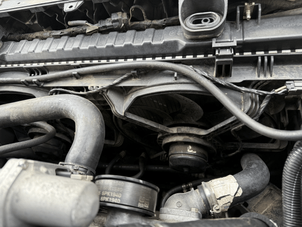 Holden WM VE Series 2 L77 Clip in radiator 6.0