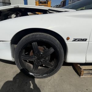 Chevrolet Camaro 1Al37 Z28 1996 Left Front Guard