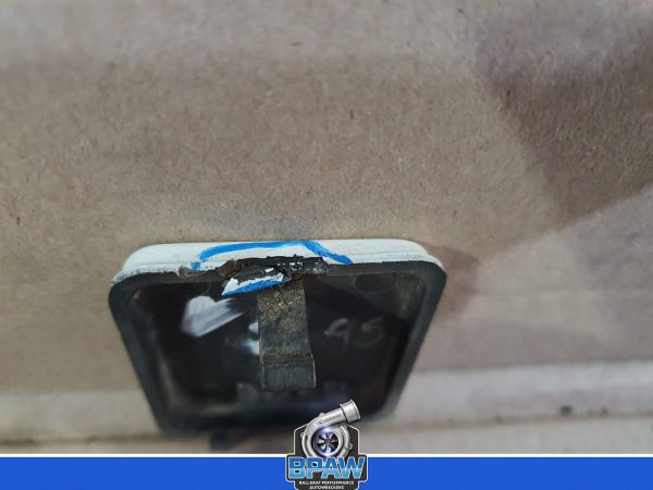 Holden VS ute bumper bolt cover - Image 4