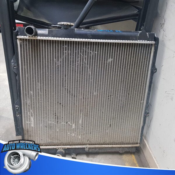 Toyota Hilux LN172R radiator - Image 3