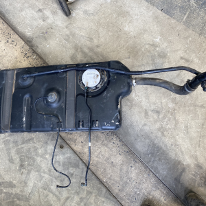 Holden Crewman VZ LS1 fuel pump Petrol Fuel Tank