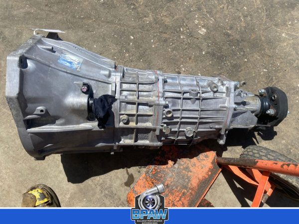 Holden VE V6 ute 6 speed manual transmission - Image 3