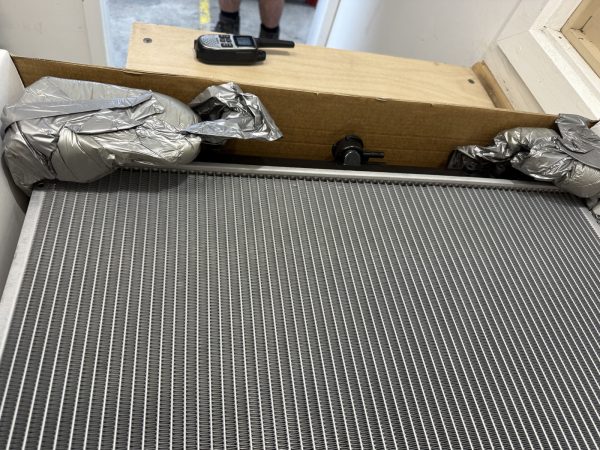 Nissan Pathfinder Navara Petrol  automatic 2007 Radiator - Image 6